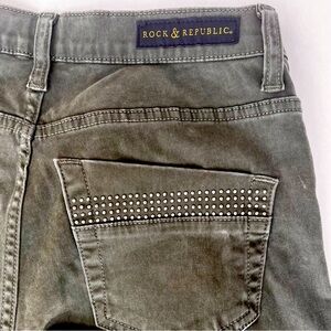 Rock & Republic womens beautiful Olive colored skinny Jeans  size 8